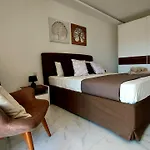Nebur Penthouse, Sea Views & Private Roof Pool *