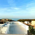 Nebur Penthouse, Sea Views & Private Roof Pool Apartamento Il-Pergla