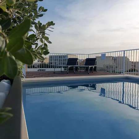 Apartment Penthouse, Sea Views And Private Roof Pool Il-Pergla