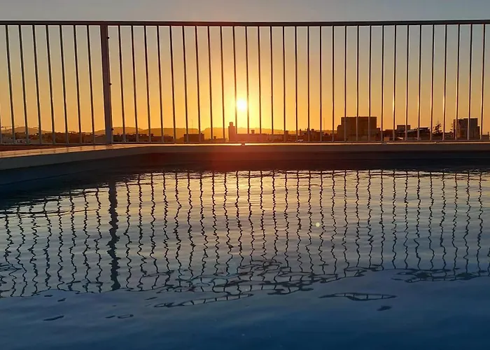 Nebur Penthouse, Sea Views & Private Roof Top Pool Apartament *